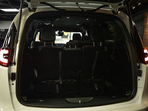 Used 2025 Chrysler Pacifica Select FWD image 7