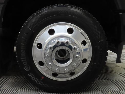 Used 2025 Ford F450 Platinum image 7