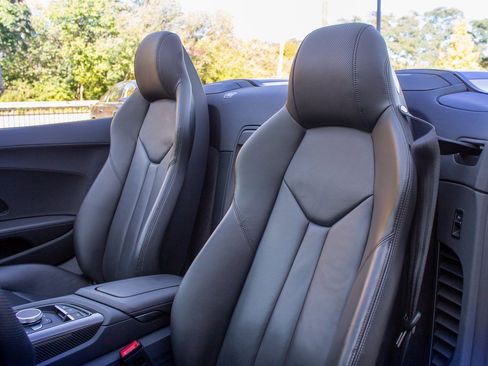 Used 2021 Audi R8 V10 image 12