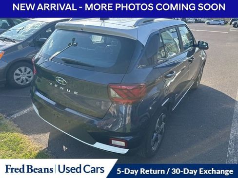 Used 2023 Hyundai Venue Limited w/ Cargo Package image 11