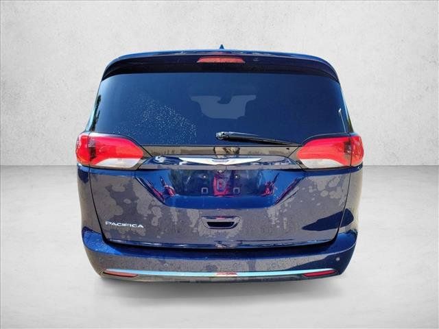 Used 2018 Chrysler Pacifica Touring-L Plus w/ Advanced Safetytec Group FWD image 6