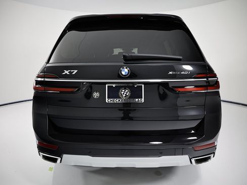 Used 2023 BMW X7 xDrive40i w/ Executive Package image 11