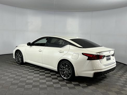 Used 2023 Nissan Altima 2.0 SR image 9