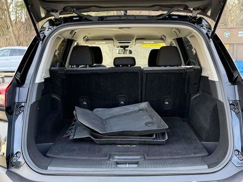 Used 2023 Nissan Rogue SV image 11