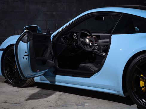 Used 2024 Porsche 911 Carrera GTS image 18