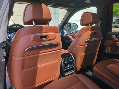 New 2026 BMW X7 M60i image 19