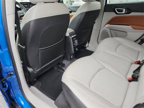 Used 2022 Jeep Compass Limited image 16