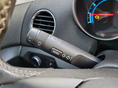 Used 2014 Chevrolet Cruze Eco image 17