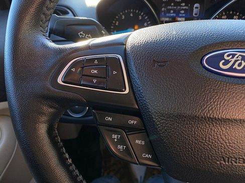 Used 2019 Ford Escape Titanium image 40