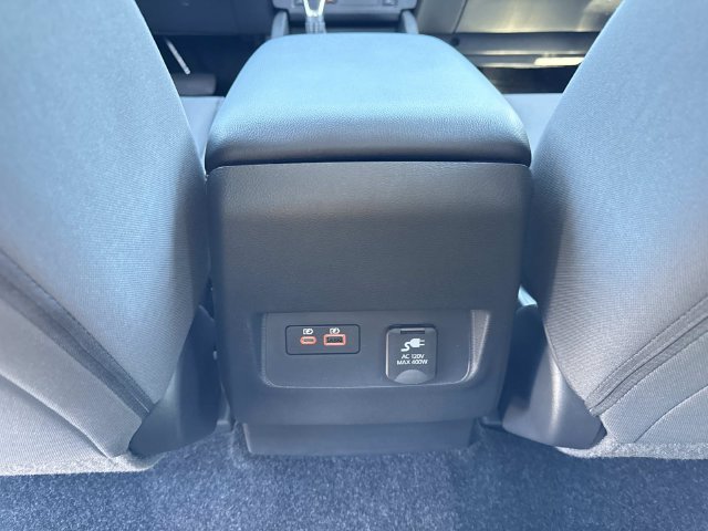 Used 2025 Nissan Frontier SV w/ SV Convenience Package RWD image 15