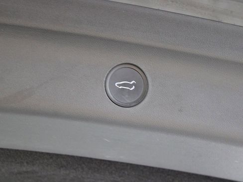 Used 2022 Tesla Model Y Performance image 25