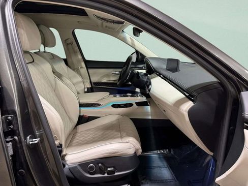 Used 2025 Genesis GV70 3.5T Sport w/ Sport Prestige Package image 29