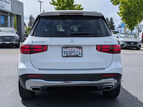Used 2026 Mercedes-Benz GLB 250 4MATIC image 7