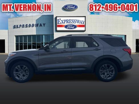Used 2023 Ford Explorer XLT w/ Equipment Group 202A AWD/4WD image 15