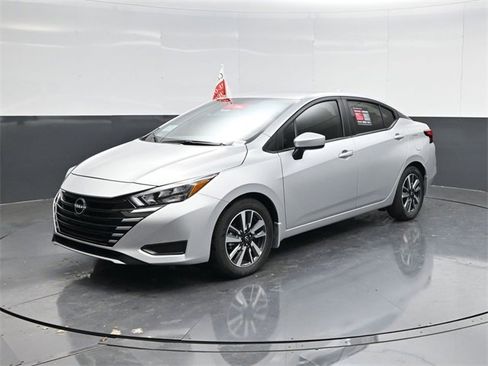 Used 2025 Nissan Versa SV w/ Trunk Package image 7