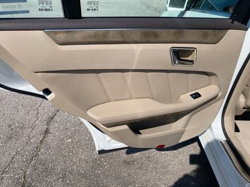 Used 2011 Mercedes-Benz E 350 4MATIC Sedan image 21