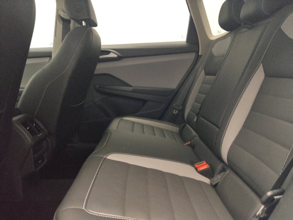 Used 2022 Volkswagen Taos SEL FWD image 18