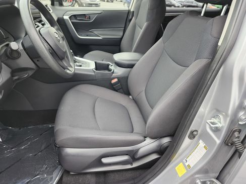 Used 2025 Toyota RAV4 LE AWD/4WD image 22
