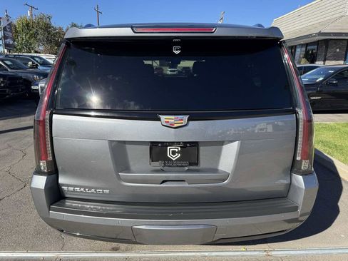 Used 2020 Cadillac Escalade ESV Platinum w/ Escalade Sport Edition image 5