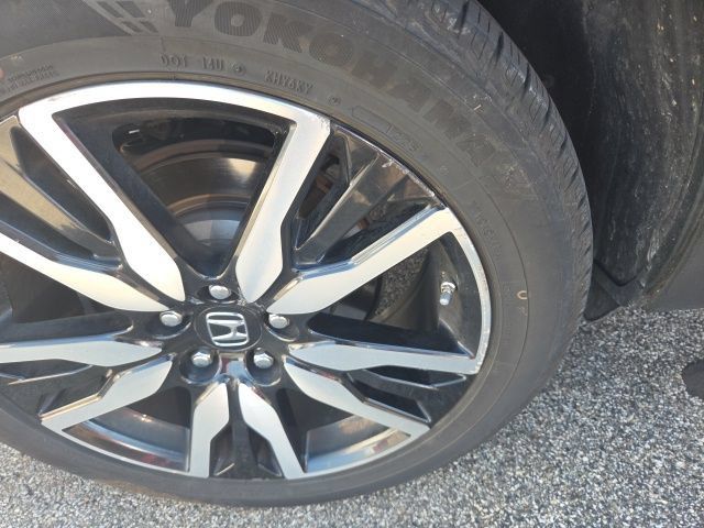 Used 2020 Honda Pilot Touring image 10