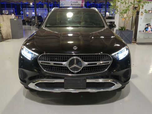 Used 2023 Mercedes-Benz GLC 300 4MATIC image 3