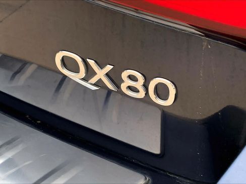 Used 2024 INFINITI QX80 Luxe RWD image 10
