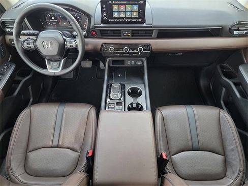 Used 2025 Honda Pilot Elite image 20