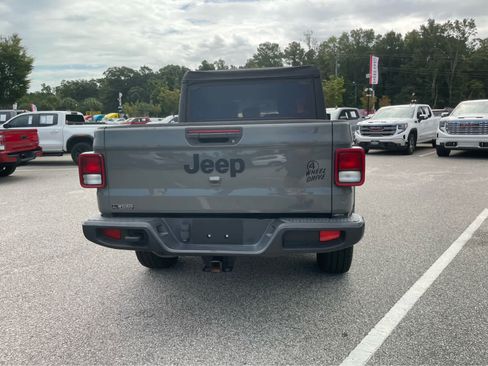 Used 2021 Jeep Gladiator Sport AWD/4WD image 6