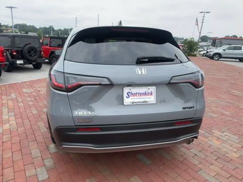 Certified 2024 Honda HR-V Sport image 9