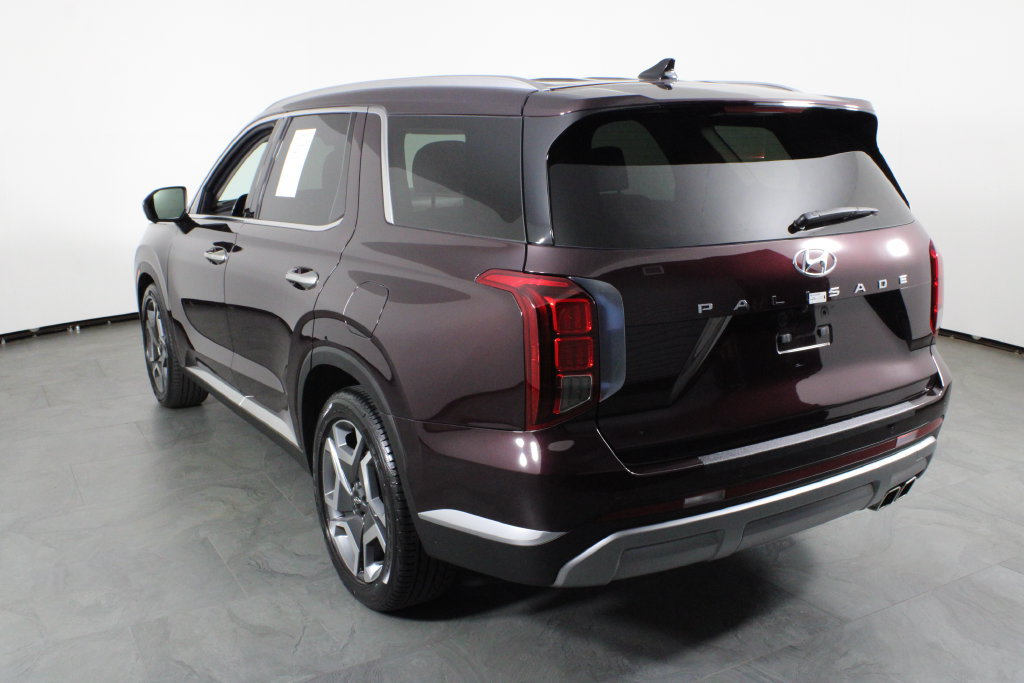 Certified 2024 Hyundai Palisade Limited FWD image 16