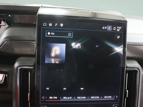 Used 2025 GMC Yukon AT4 AWD/4WD image 12