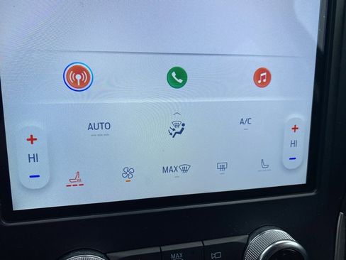 Used 2024 Ford Edge SEL image 33