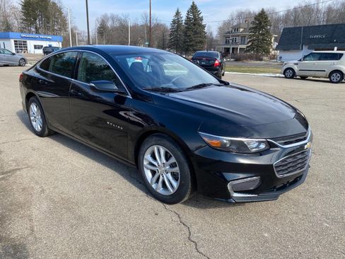 Used 2017 Chevrolet Malibu LT image 7