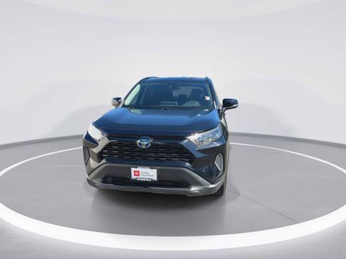 Certified 2021 Toyota RAV4 LE AWD/4WD image 3