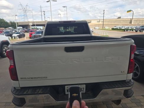 Used 2023 Chevrolet Silverado 2500 LT w/ Convenience Package AWD/4WD image 6