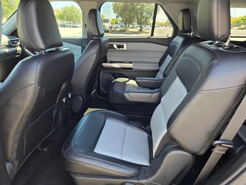 Used 2023 Ford Explorer XLT w/ Equipment Group 202A AWD/4WD image 12