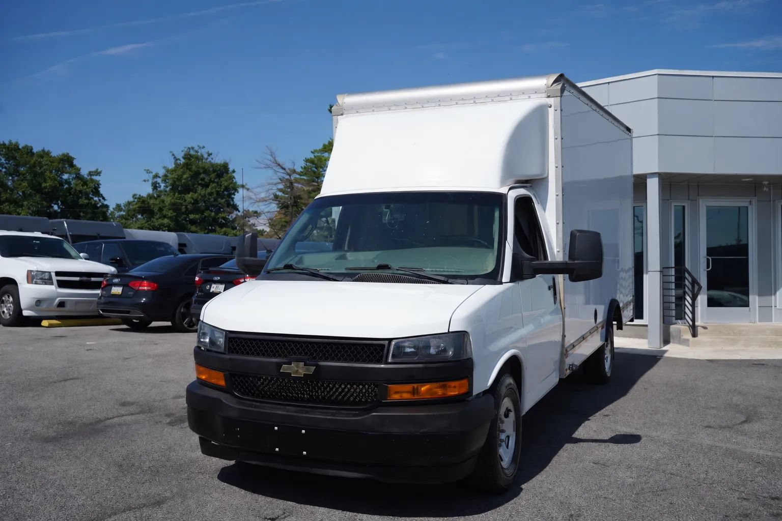Used 2023 Chevrolet Express 3500 w/ Power Convenience Package RWD image 6