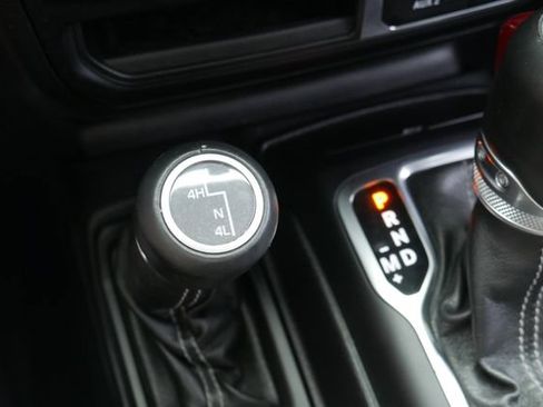 Used 2020 Jeep Gladiator Overland AWD/4WD image 23