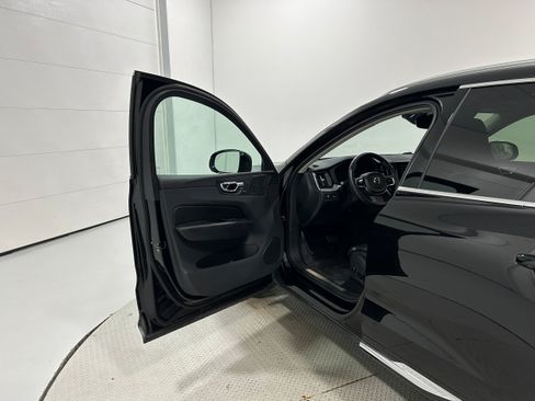 Used 2019 Volvo XC60 T5 Inscription w/ Protection Package AWD/4WD image 23