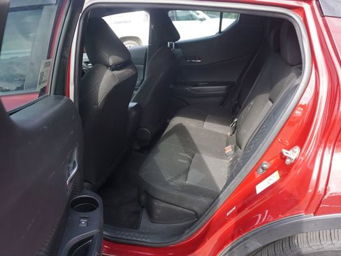 Used 2018 Toyota C-HR XLE FWD image 10