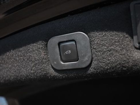 Used 2020 Lincoln Continental AWD w/ Premium Package image 57
