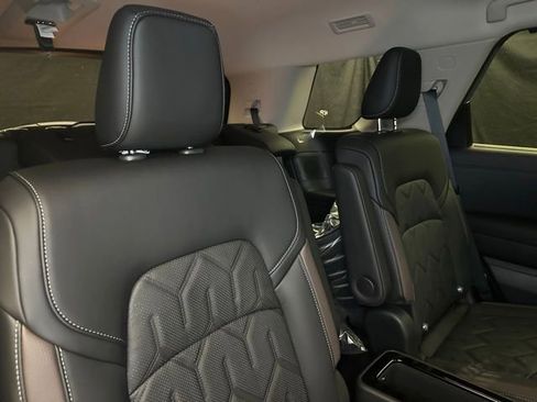 New 2026 Nissan Pathfinder Platinum AWD/4WD image 17