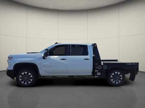 Used 2024 Chevrolet Silverado 2500 Custom w/ Custom Value Package AWD/4WD image 5