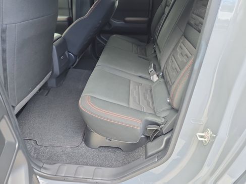 Used 2024 Nissan Frontier Pro-X image 18