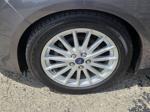 Used 2013 Ford C-MAX SEL FWD image 23