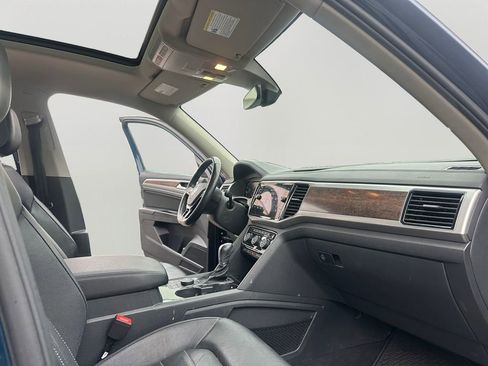 Used 2018 Volkswagen Atlas SEL Premium image 11