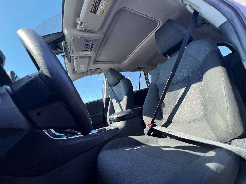 Used 2020 Toyota RAV4 XLE w/ Convenience Package AWD/4WD image 16