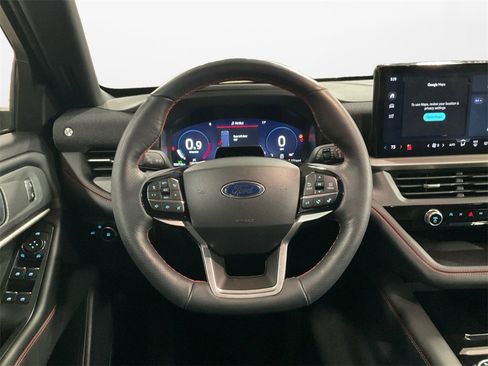 Used 2025 Ford Explorer ST-Line image 12