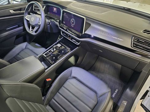 New 2026 Volkswagen Atlas Cross Sport SEL R-Line image 11