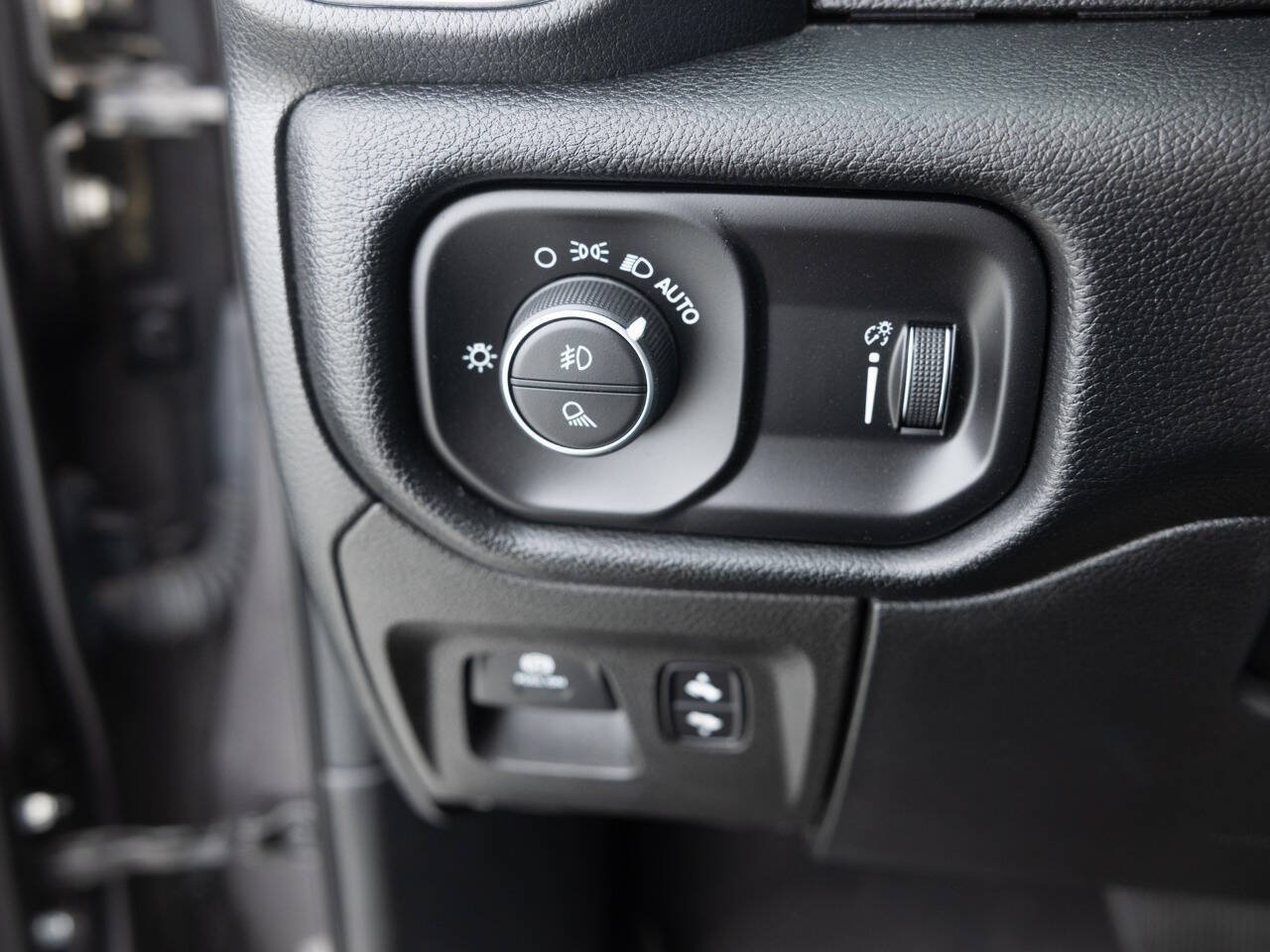 Used 2020 RAM 1500 Big Horn AWD/4WD image 40